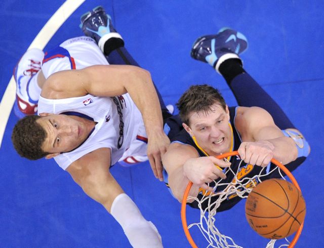 Με νίκη συνέχισαν Σικάγο και Ντένβερ